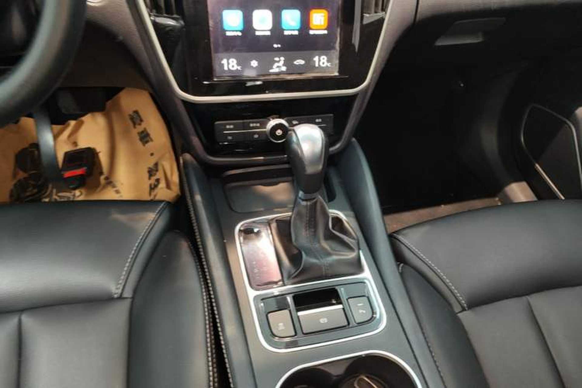 Used BYD Song MAX 2017 1.5T Automatic Smart Connect Prestige 7-Seater Gear Lever