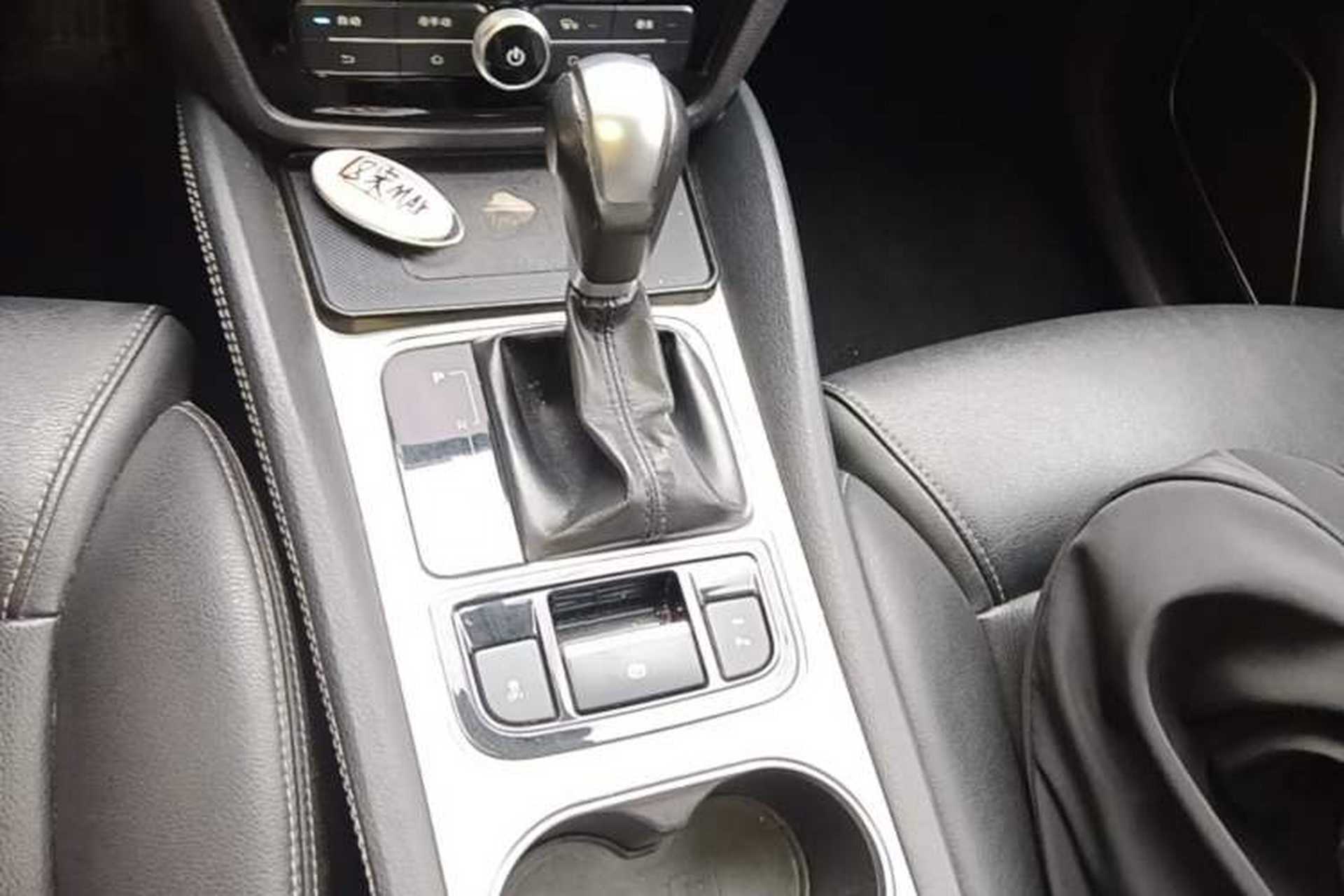 Used BYD Song MAX 2017 1.5T Automatic Smart Connect Prestige 7-Seater Gear Lever