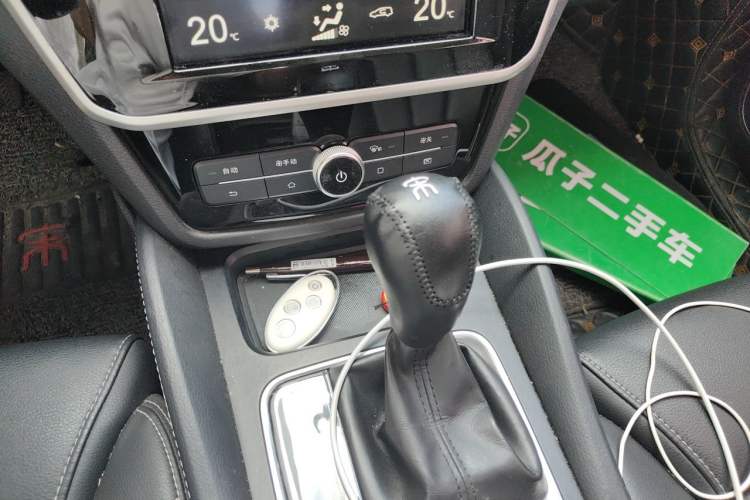 Used BYD Song MAX 2017 1.5T Automatic Smart Connect Elite 7-Seater Gear Lever