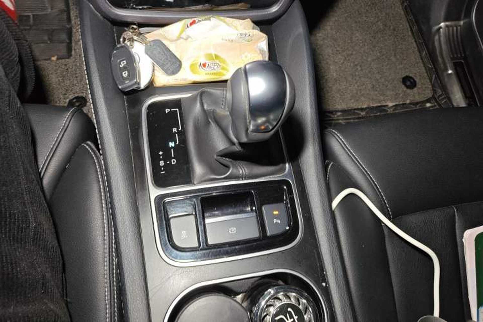 Used BYD Song MAX 2017 1.5T Automatic Smart Connect Elite 7-Seater Gear Lever