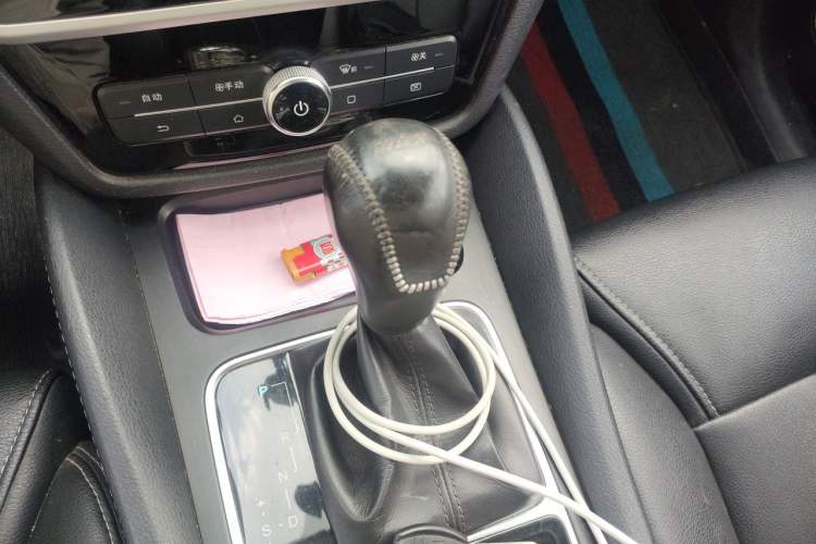 Used BYD Song MAX 2017 1.5T Automatic Smart Connect Elite 7-Seater Gear Lever