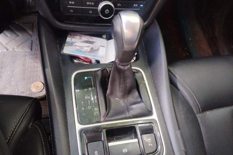 Used BYD Song MAX 2017 1.5T Automatic Smart Connect Prestige 7-Seater Gear Lever