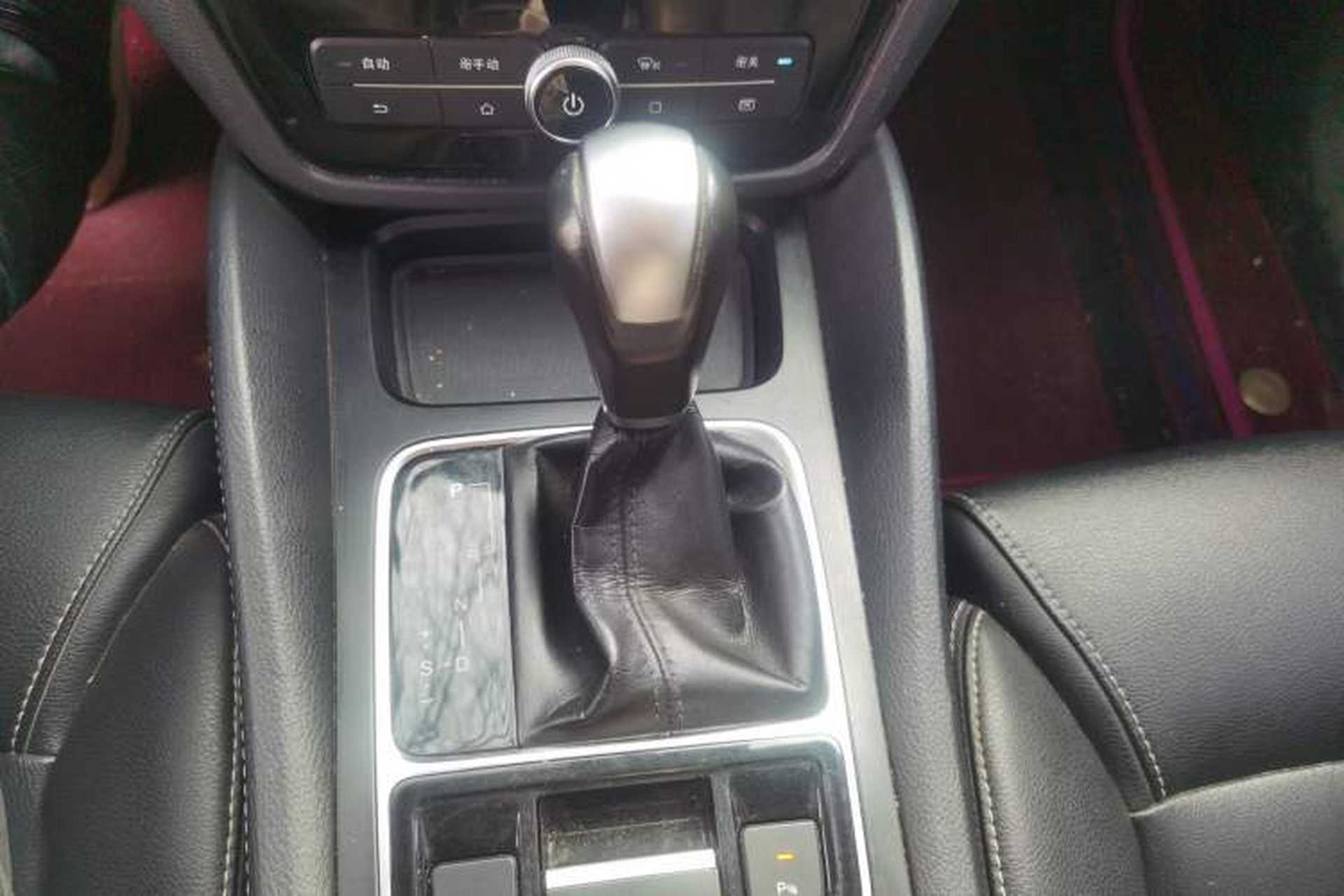 Used BYD Song MAX 2017 1.5T Automatic Smart Connect Elite 7-Seater Gear Lever