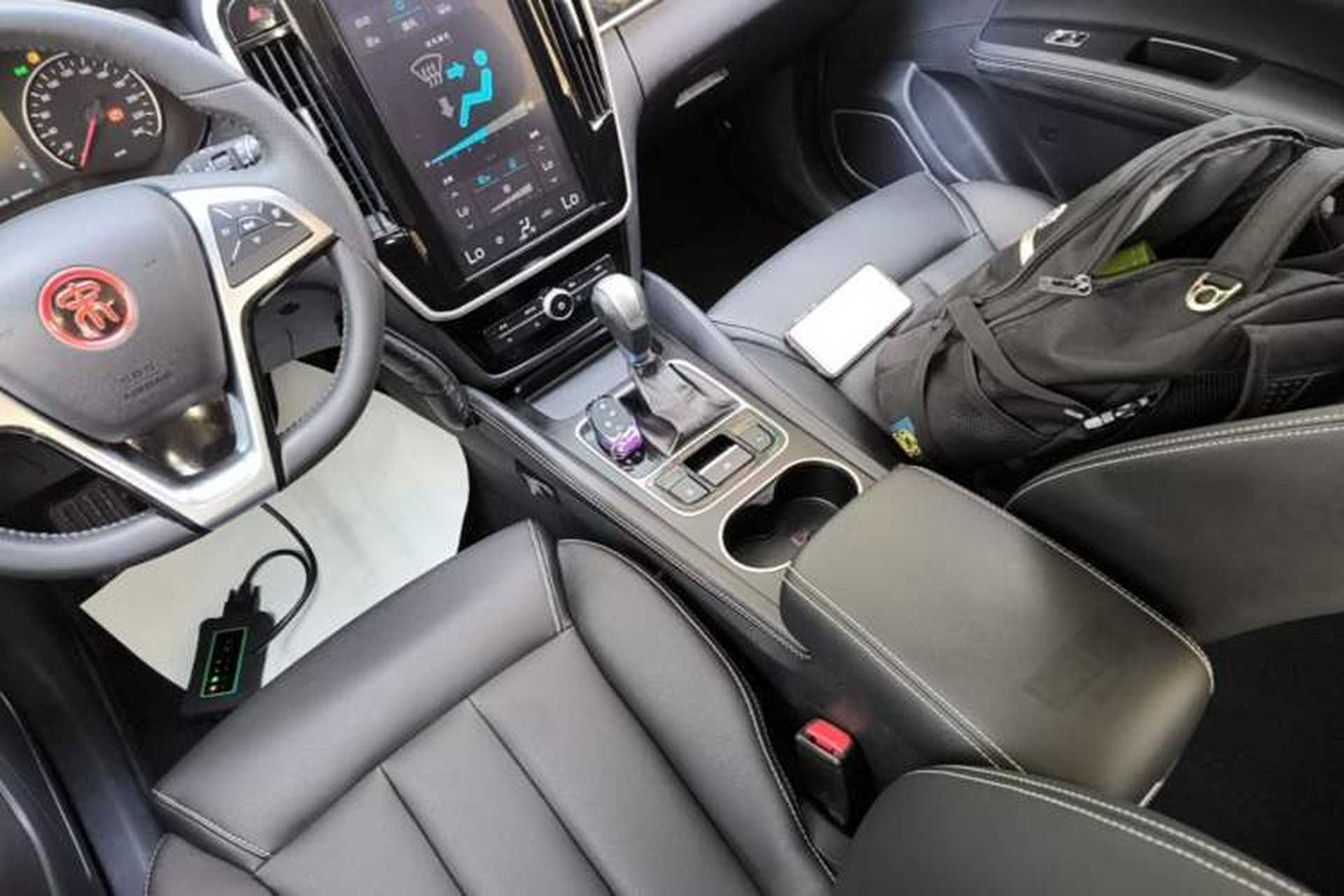 Used BYD Song MAX 2017 1.5T Automatic Smart Connect Elite 7-Seater Gear Lever