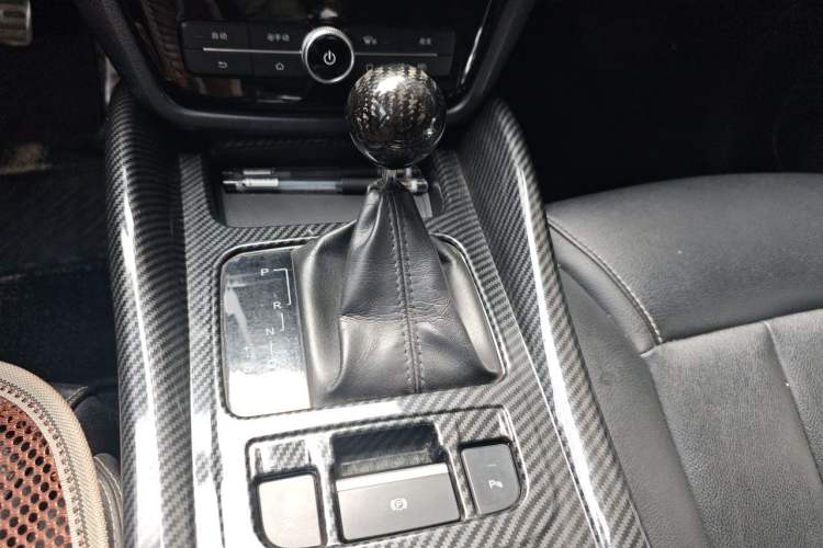 Used BYD Song MAX 2017 1.5T Automatic Smart Connect Elite 7-Seater Gear Lever