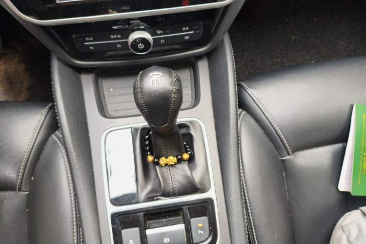 Used BYD Song MAX 2017 1.5T Automatic Smart Connect Elite 7-Seater Gear Lever