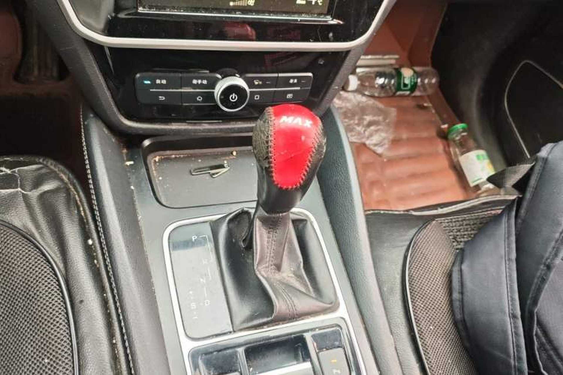 Used BYD Song MAX 2017 1.5T Automatic Smart Connect Elite 7-Seater Gear Lever