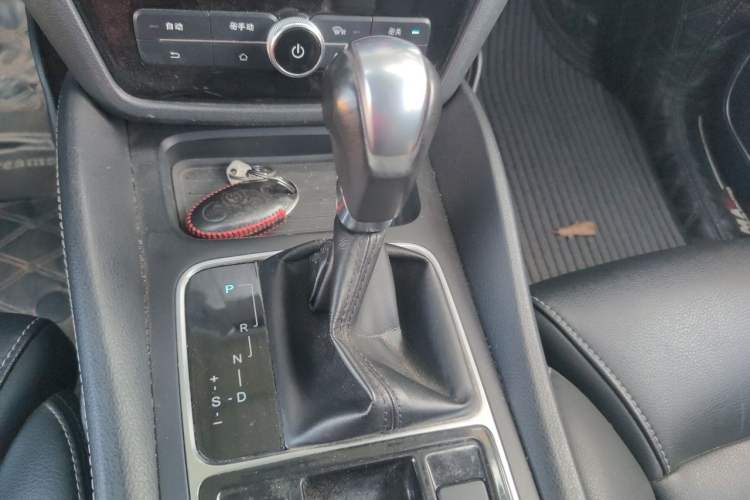 Used BYD Song MAX 2017 1.5T Automatic Smart Connect Prestige 7-Seater Gear Lever