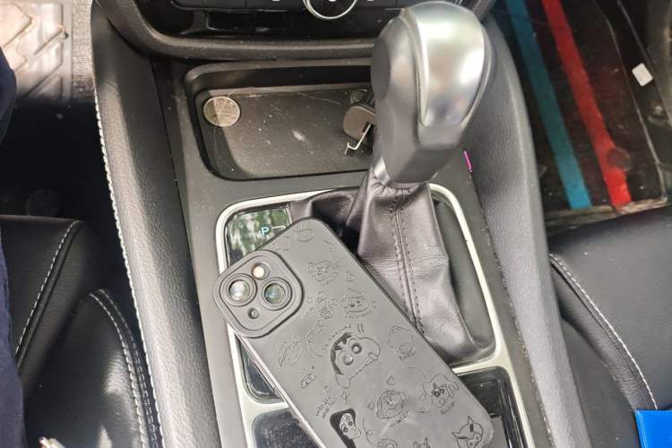 Used BYD Song MAX 2017 1.5T Automatic Smart Connect Elite 7-Seater Gear Lever