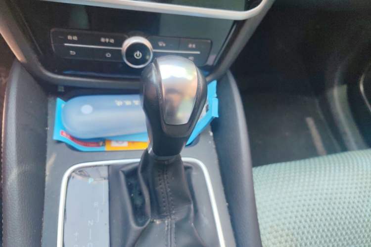 Used BYD Song MAX 2017 1.5T Automatic Smart Connect Prestige 7-Seater Gear Lever