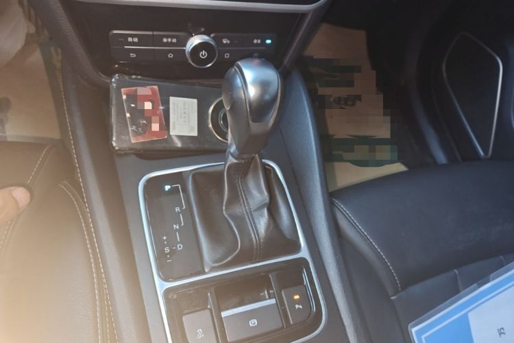 Used BYD Song MAX 2017 1.5T Automatic Smart Connect Elite 7-Seater Gear Lever