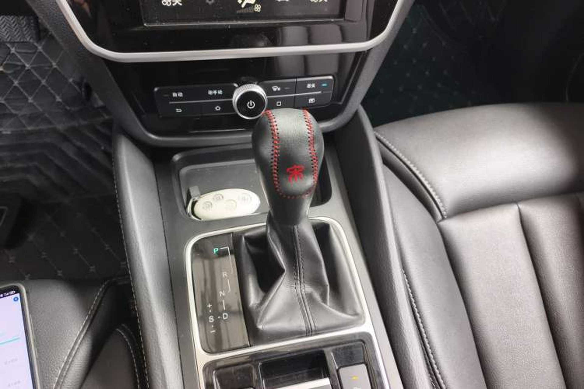 Used BYD Song MAX 2017 1.5T Automatic Smart Connect Elite 7-Seater Gear Lever