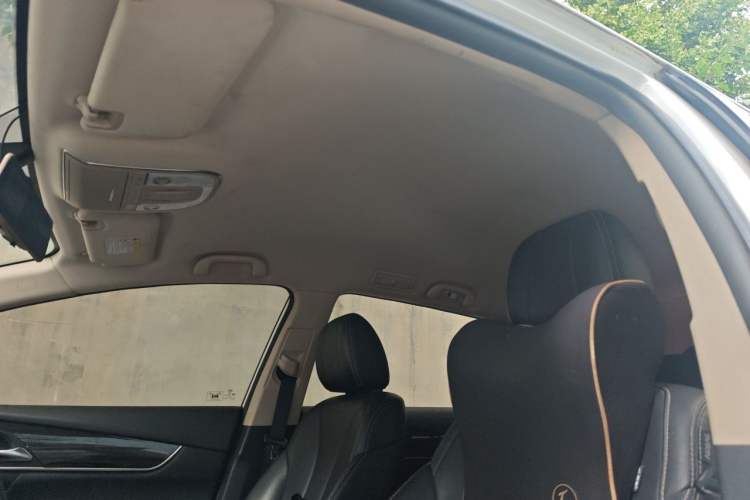 Used BYD Song MAX 2017 1.5T Manual Smart Connect Luxury 7-Seater Headliner