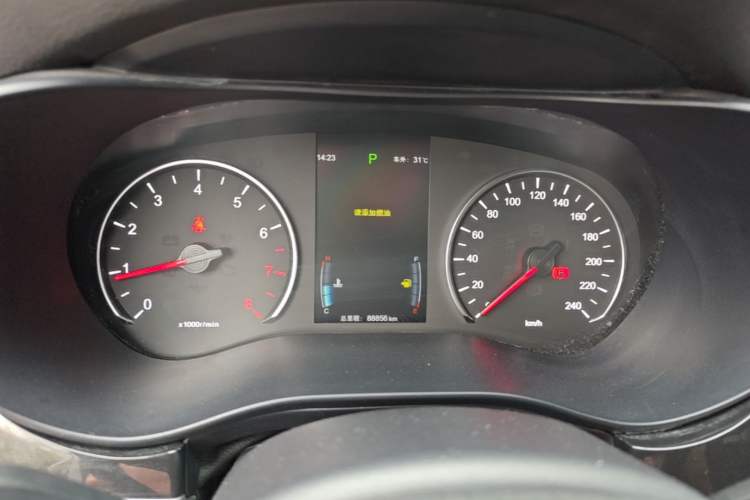Used BYD Song MAX 2017 1.5T Automatic Smart Connect Luxury 7-Seater Instrument Cluster