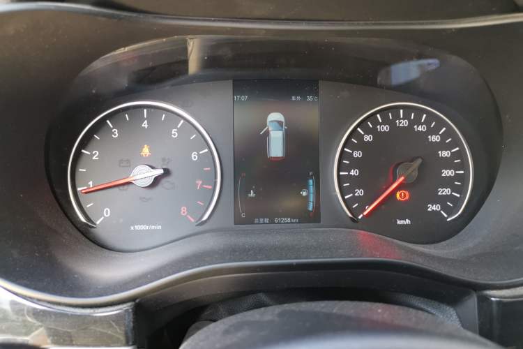 Used BYD Song MAX 2017 1.5T Manual Smart Connect Luxury 7-Seater Instrument Cluster