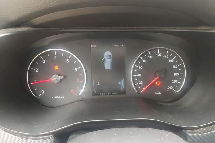 Used BYD Song MAX 2017 1.5T Manual Smart Connect Luxury 7-Seater Instrument Cluster