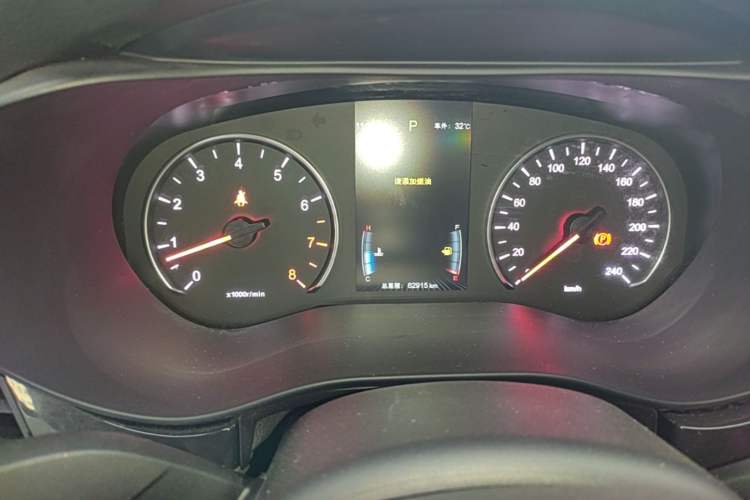 Used BYD Song MAX 2017 1.5T Automatic Smart Connect Luxury 7-Seater Instrument Cluster