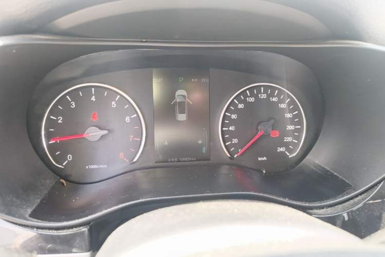 Used BYD Song MAX 2017 1.5T Automatic Smart Connect Prestige 7-Seater Instrument Cluster