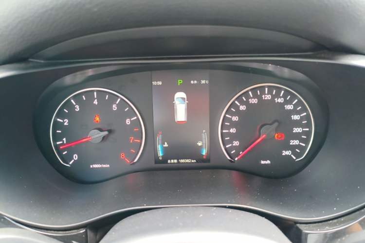 Used BYD Song MAX 2017 1.5T Automatic Smart Connect Luxury 7-Seater Instrument Cluster