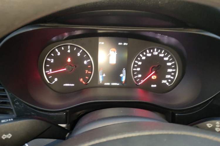 Used BYD Song MAX 2017 1.5T Manual Smart Connect Luxury 7-Seater Instrument Cluster