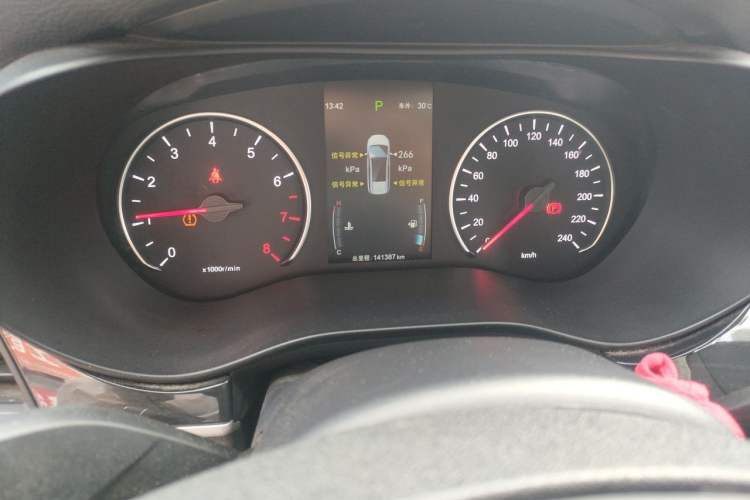 Used BYD Song MAX 2017 1.5T Automatic Smart Connect Elite 7-Seater Instrument Cluster