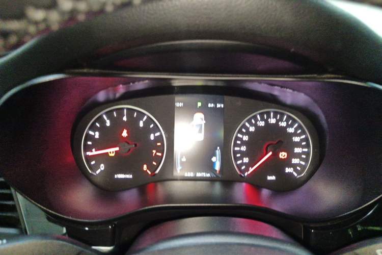 Used BYD Song MAX 2017 1.5T Automatic Smart Connect Elite 7-Seater Instrument Cluster
