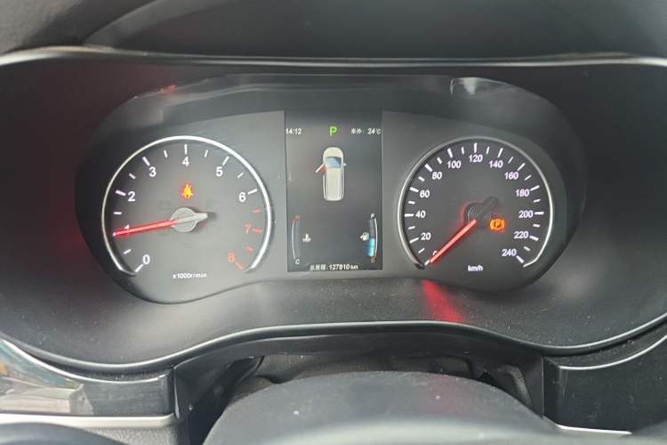 Used BYD Song MAX 2017 1.5T Automatic Smart Connect Luxury 7-Seater Instrument Cluster