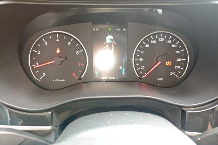 Used BYD Song MAX 2017 1.5T Automatic Smart Connect Elite 7-Seater Instrument Cluster