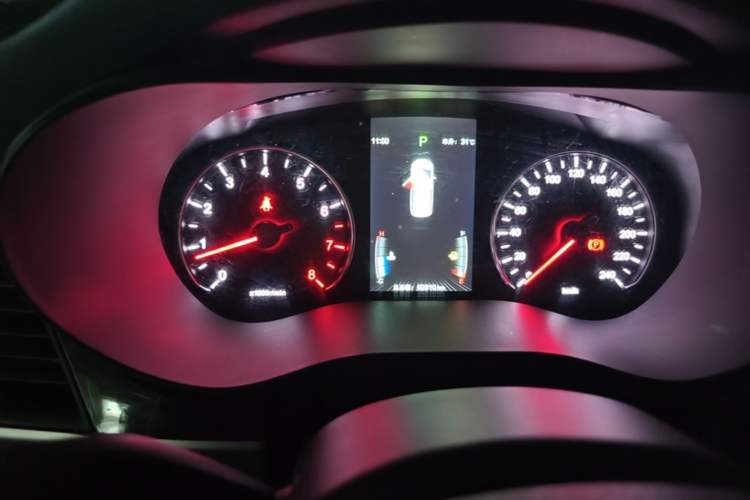 Used BYD Song MAX 2017 1.5T Automatic Smart Connect Luxury 7-Seater Instrument Cluster