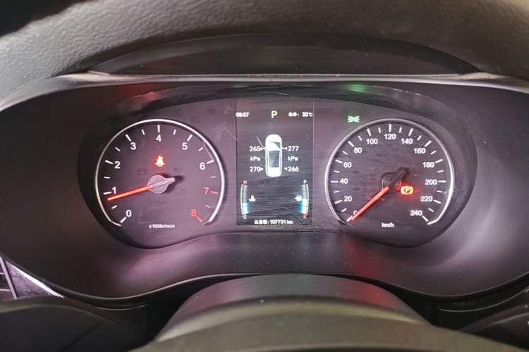 Used BYD Song MAX 2017 1.5T Automatic Smart Connect Elite 7-Seater Instrument Cluster