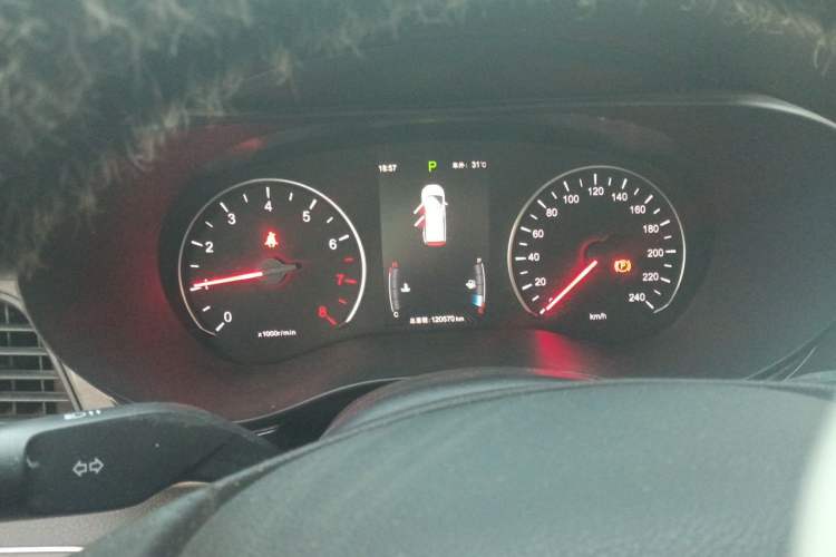 Used BYD Song MAX 2017 1.5T Automatic Smart Connect Luxury 7-Seater Instrument Cluster