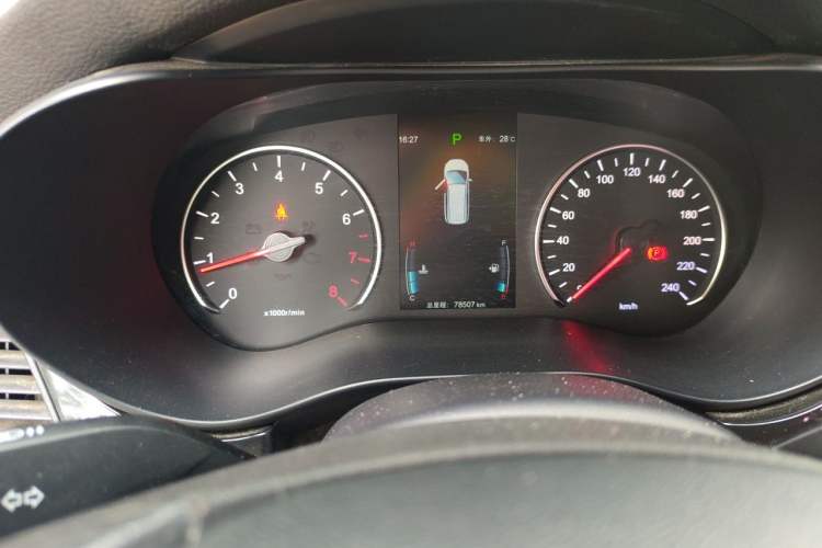 Used BYD Song MAX 2017 1.5T Automatic Smart Connect Luxury 7-Seater Instrument Cluster