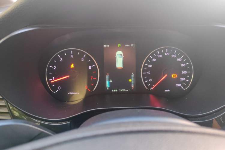 Used BYD Song MAX 2017 1.5T Automatic Smart Connect Luxury 7-Seater Instrument Cluster