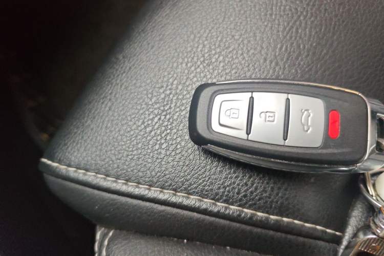 Used BYD Song MAX 2017 1.5T Manual Comfort 7-Seater Interior 1