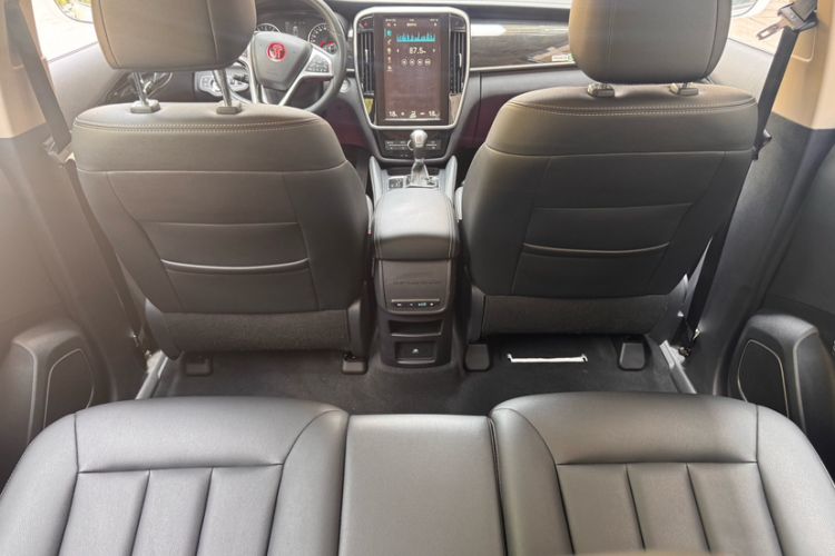 Used BYD Song MAX 2017 1.5T Automatic Smart Connect Prestige 7-Seater Interior 10