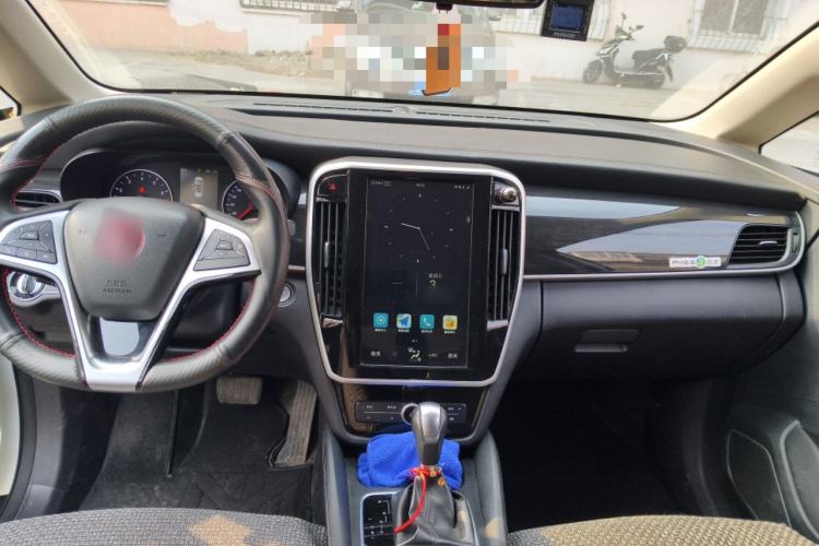 Used BYD Song MAX 2017 1.5T Automatic Smart Connect Elite 7-Seater Interior 2