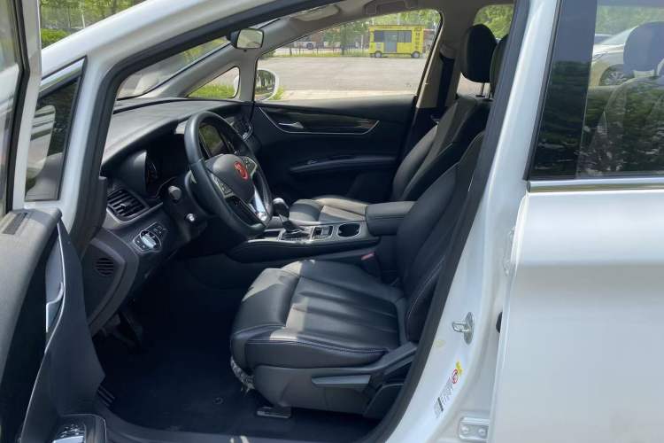 Used BYD Song MAX 2017 1.5T Automatic Smart Connect Elite 7-Seater Interior 2
