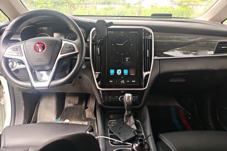 Used BYD Song MAX 2017 1.5T Automatic Smart Connect Elite 7-Seater Interior 2
