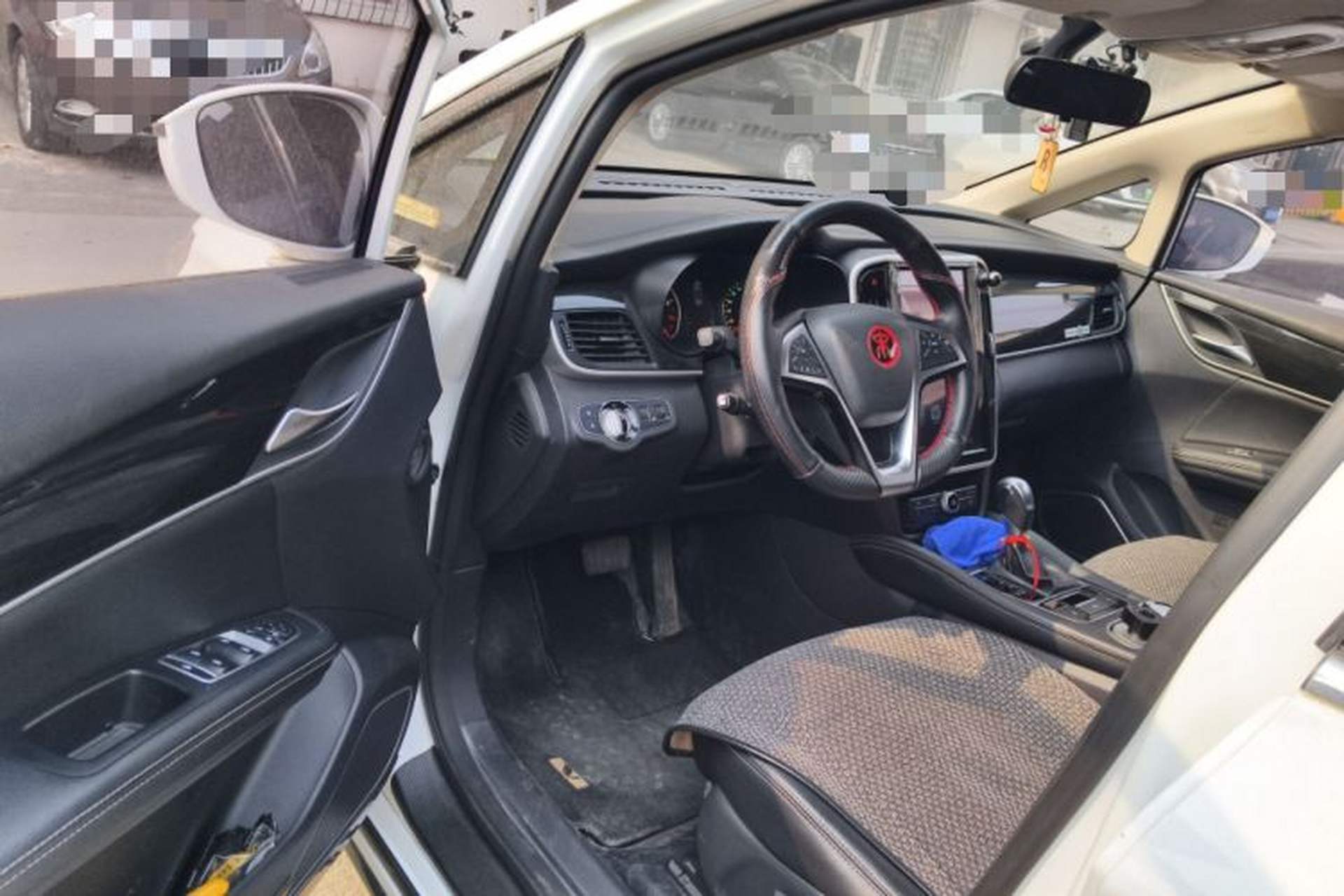 Used BYD Song MAX 2017 1.5T Automatic Smart Connect Elite 7-Seater Interior 3