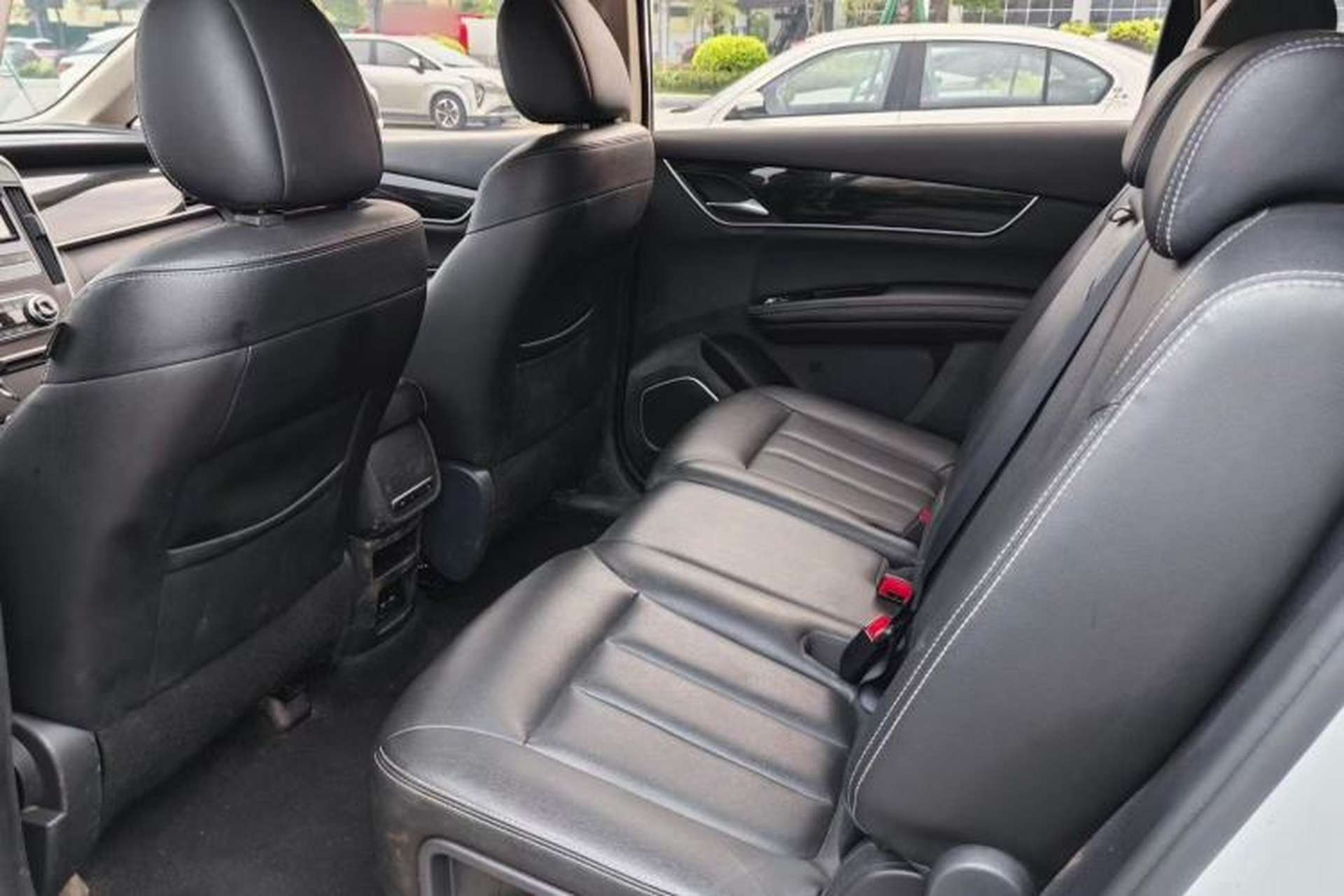Used BYD Song MAX 2017 1.5T Manual Smart Connect Luxury 7-Seater Interior 3