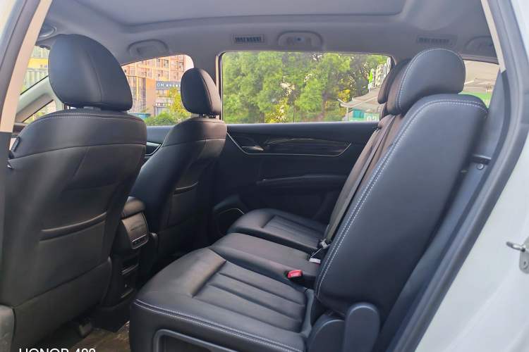 Used BYD Song MAX 2017 1.5T Automatic Smart Connect Prestige 7-Seater Interior 3