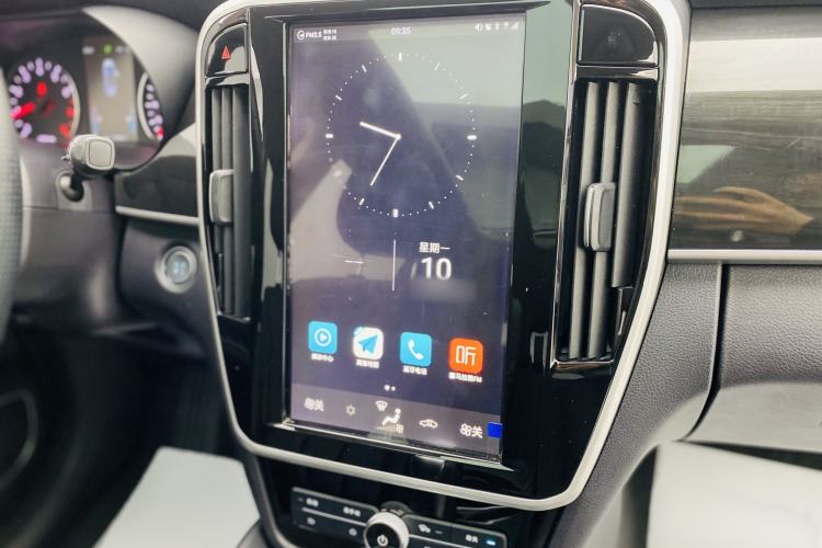 Used BYD Song MAX 2017 1.5T Automatic Smart Connect Elite 7-Seater Interior 3