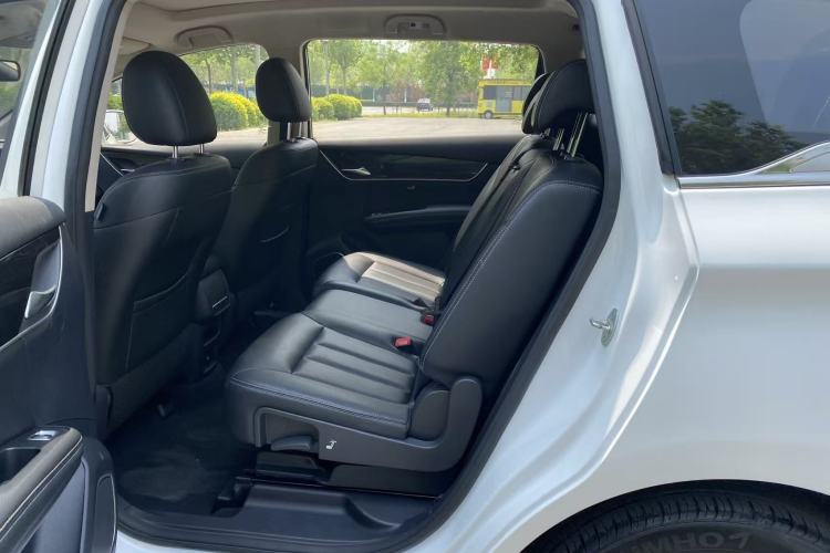 Used BYD Song MAX 2017 1.5T Automatic Smart Connect Elite 7-Seater Interior 3