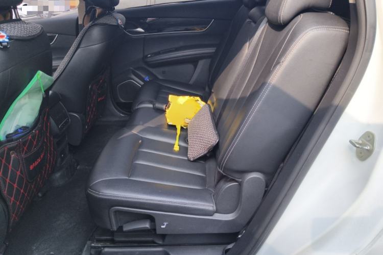 Used BYD Song MAX 2017 1.5T Automatic Smart Connect Elite 7-Seater Interior 4