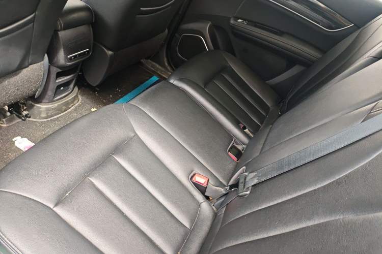 Used BYD Song MAX 2017 1.5T Automatic Smart Connect Elite 7-Seater Interior 4