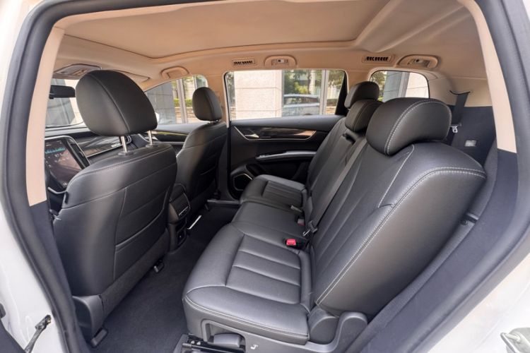 Used BYD Song MAX 2017 1.5T Automatic Smart Connect Prestige 7-Seater Interior 6