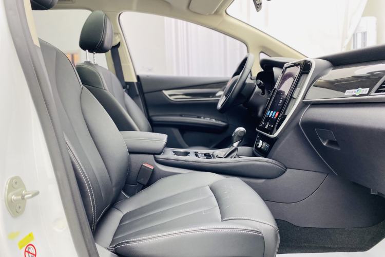 Used BYD Song MAX 2017 1.5T Automatic Smart Connect Elite 7-Seater Interior 9