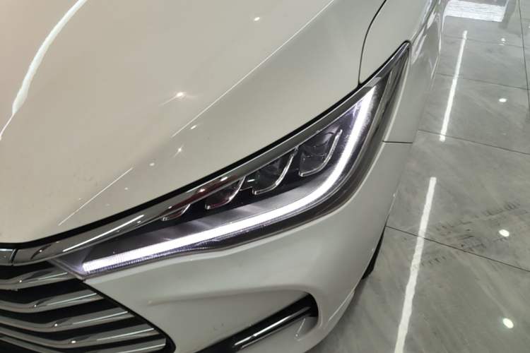 Used BYD Song MAX 2017 1.5T Automatic Smart Connect Prestige 7-Seater Left Front Headlight