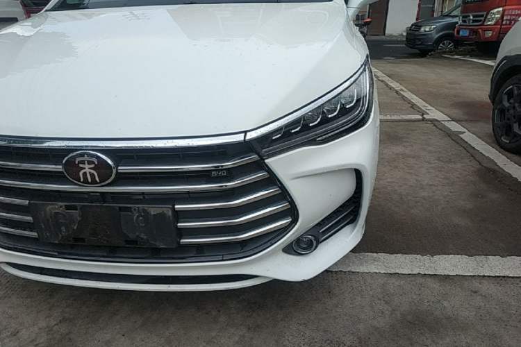 Used BYD Song MAX 2017 1.5T Manual Smart Connect Luxury 7-Seater Left Front Headlight