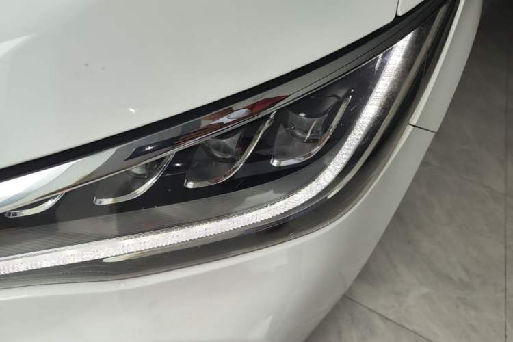 Used BYD Song MAX 2017 1.5T Automatic Smart Connect Prestige 7-Seater Left Front Headlight